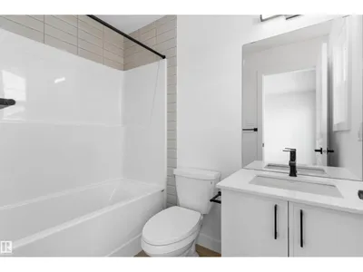 4205 63 ST photo 32