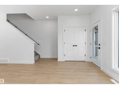 4205 63 ST photo 16