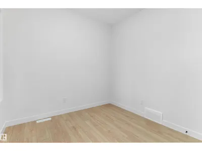 4228 63 ST photo 17