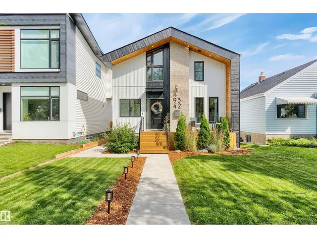 9342 74 AV NW, Edmonton