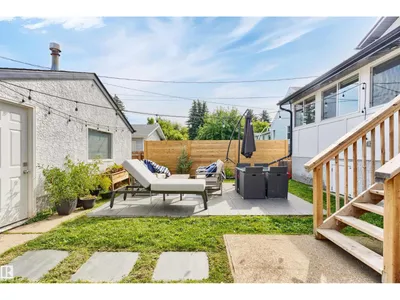 9342 74 AV NW photo 40