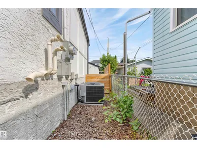 9342 74 AV NW photo 49