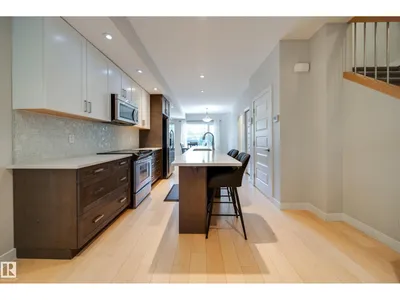 10328 83 ST NW photo 12
