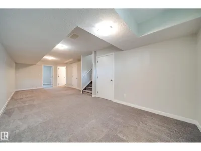 10328 83 ST NW photo 36