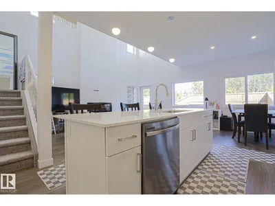 102 ROYAL ST photo 11
