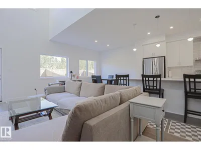 102 ROYAL ST photo 17