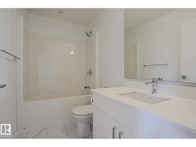 102 ROYAL ST photo 33