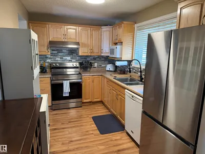 18207 74 AV NW photo 10