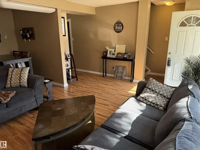 18207 74 AV NW photo 19