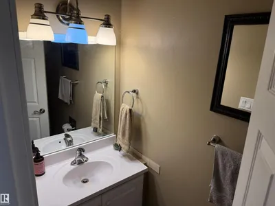 18207 74 AV NW photo 22