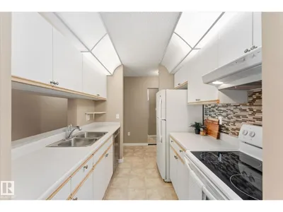 #104 2508 50 ST NW photo 4