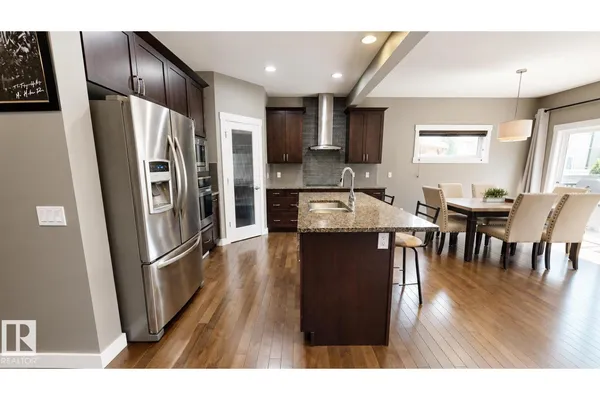 110 MEADOWLAND WY photo 3