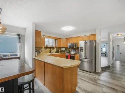 3467 39 ST NW photo 11