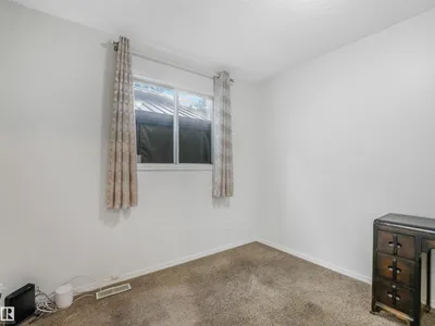 3467 39 ST NW photo 27