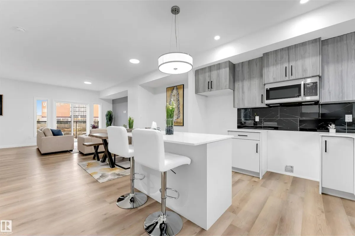 #23 130 element dr exterior