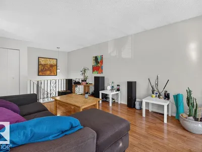 10033 155 Street NW photo 22