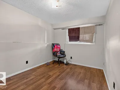 10033 155 Street NW photo 31