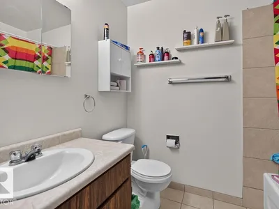 10033 155 Street NW photo 33