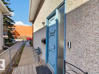 10033 155 Street NW photo 35
