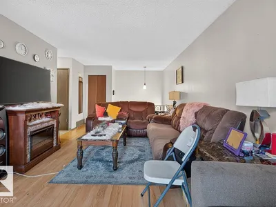 10033 155 Street NW photo 39