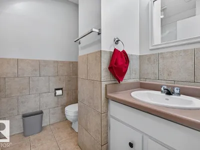 10033 155 Street NW photo 64