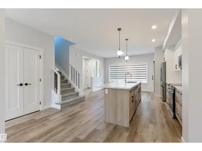 8313 76 AV NW photo 12