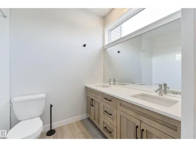 8313 76 AV NW photo 29