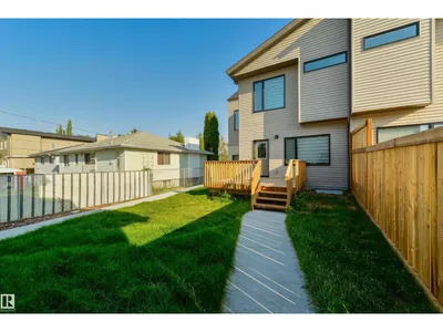 8313 76 AV NW photo 43