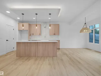 2220 Crossbill LI NW photo 9