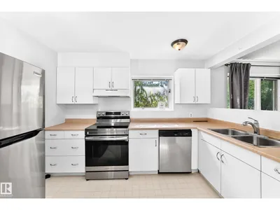 9536 155 ST NW photo 14
