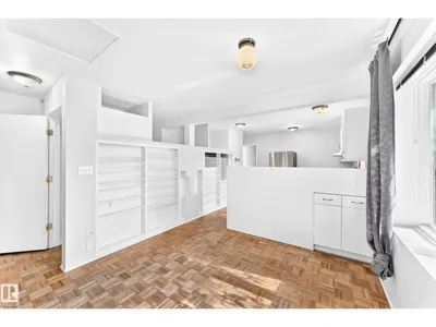 9536 155 ST NW photo 18