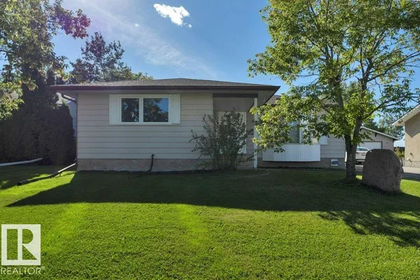 3506 44 ST photo 2