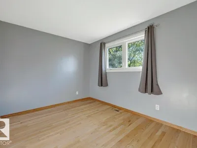 3506 44 ST photo 30