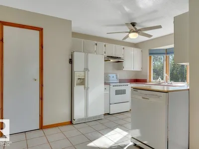 3506 44 ST photo 17