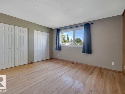 3506 44 ST photo 27