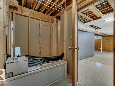 3506 44 ST photo 47