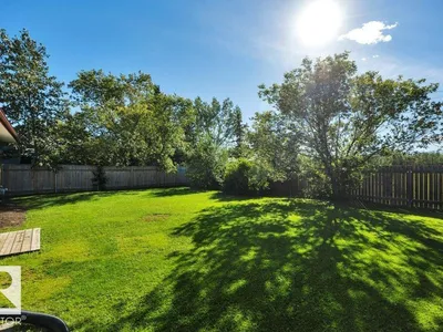3506 44 ST photo 52