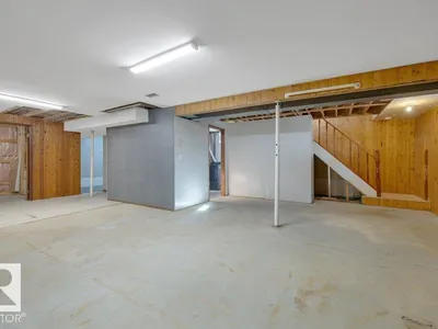 3506 44 ST photo 39