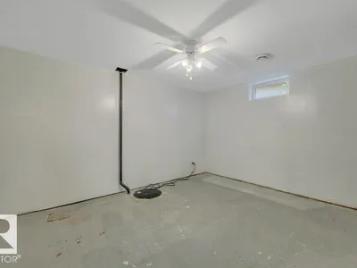 3506 44 ST photo 43