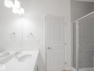 947 18 AV NW photo 12