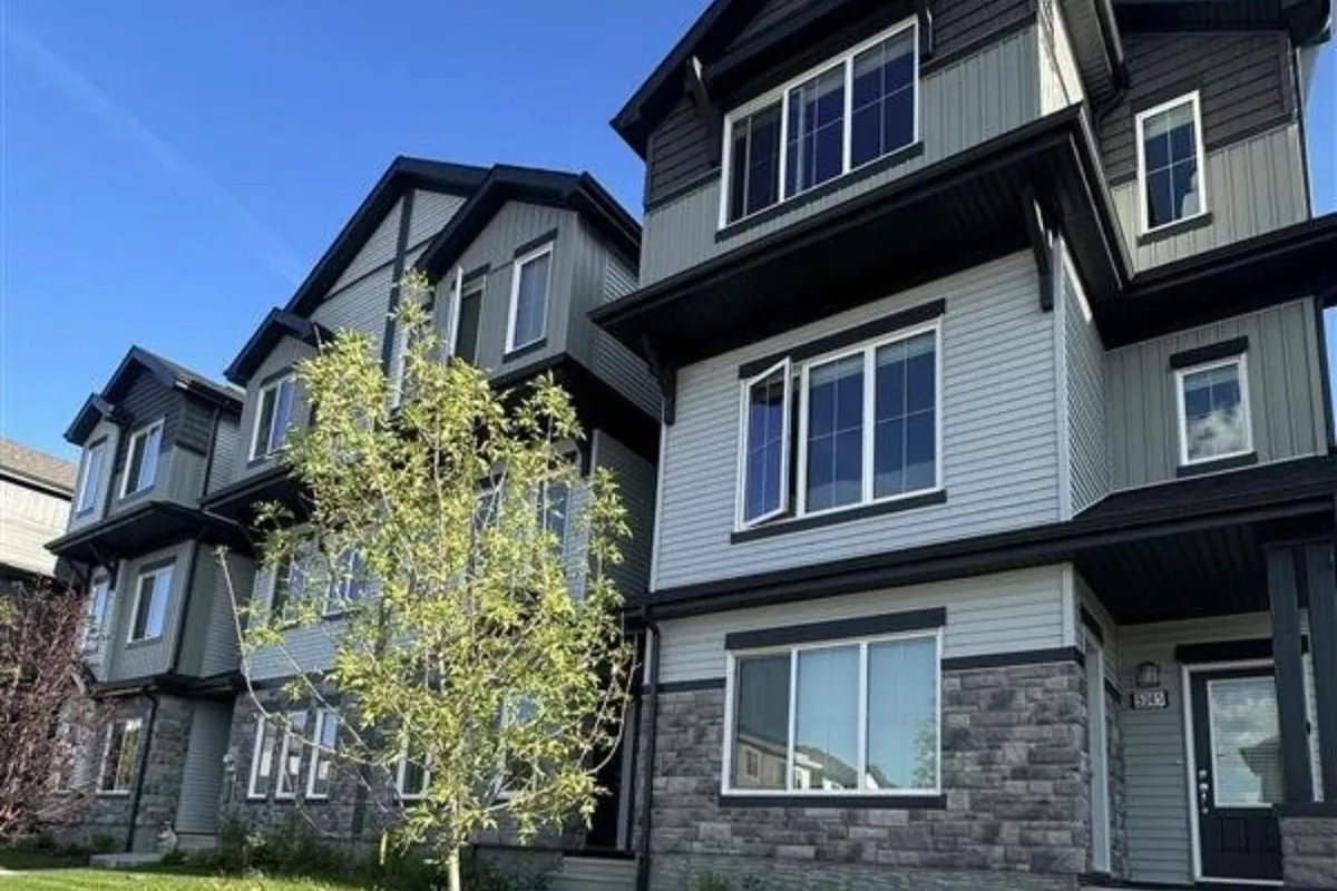 5239 - 5245 21A AV SW SW exterior