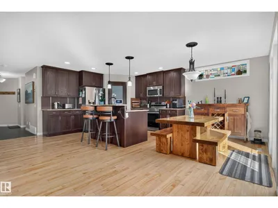 20853 92A AV NW photo 13