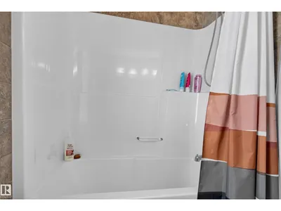 20853 92A AV NW photo 37