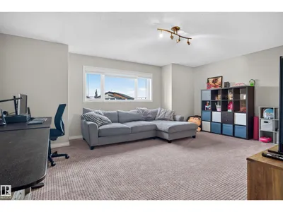 20853 92A AV NW photo 33