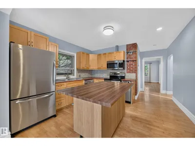 9615 75 AV NW photo 10