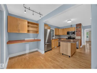 9615 75 AV NW photo 13