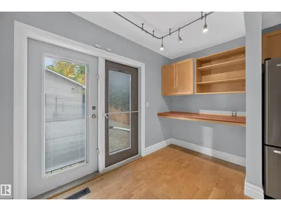 9615 75 AV NW photo 16