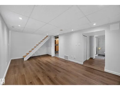 9615 75 AV NW photo 24