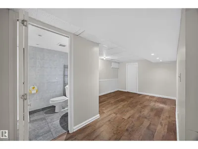 9615 75 AV NW photo 29