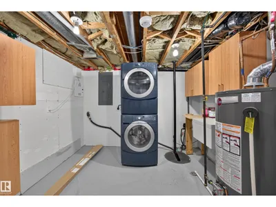 9615 75 AV NW photo 34